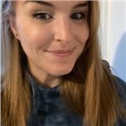 Soy profesora de arte en un centro internacional, se ofrece clases de pintura o dibujo , en inglés o español